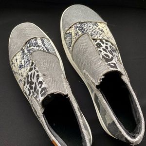 Canvas Multi-Print Shoes - size 8